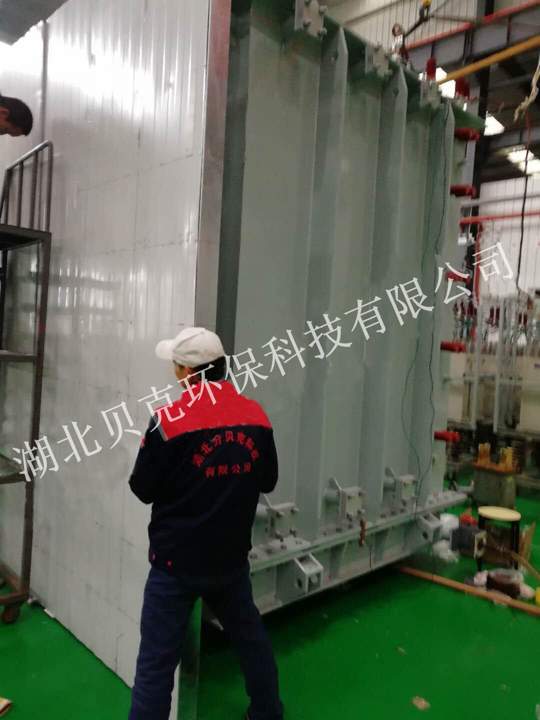 一種鋼水或鐵水罐傾翻鎖緊裝置（實用新型）